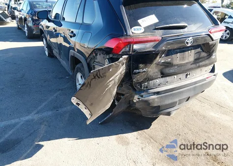 2021 Toyota Rav4 Xle z USA, uszkodzony, nr VIN 2T3P1RFV8MW211225